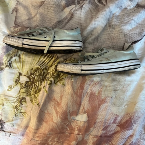 Converse - Picture 2 of 5